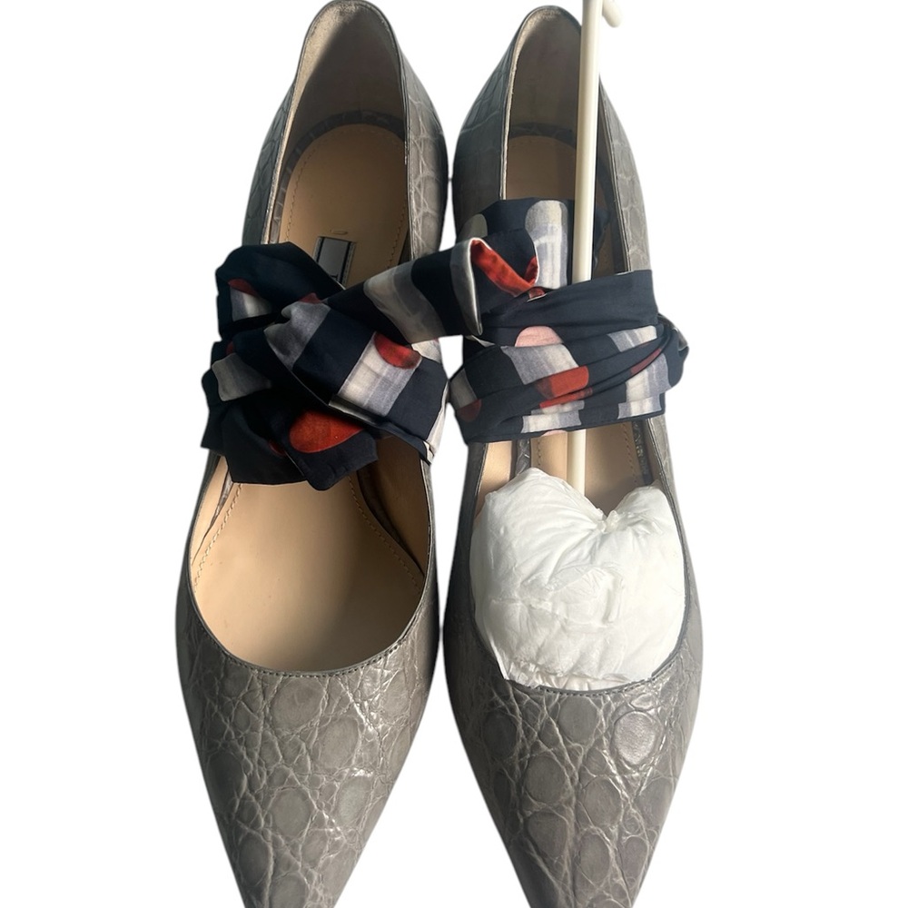 Prada Milano Gray Women's Alligator w/Strap “Scarf” Pumps Size 38 - Picture 4 of 17